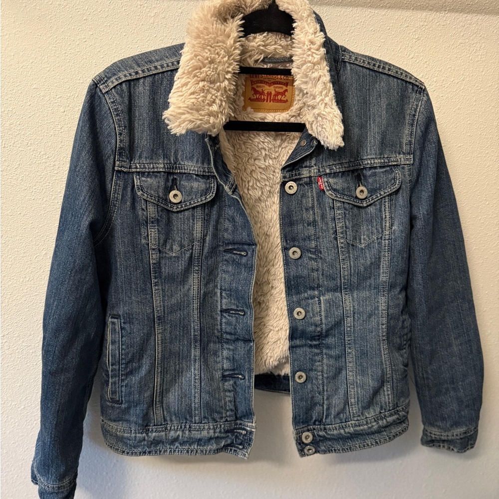 Levi's Blue Denim Jacket with Cream Sherpa Lining